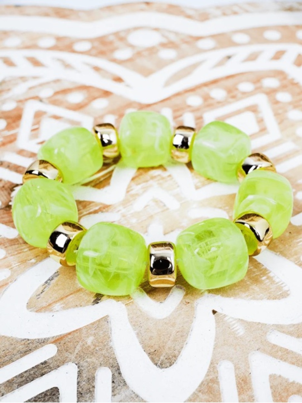 Viola Lime Green & Gold Tone Soho Brunch Beaded Stretch Bracelet (NWT) - Picture 2 of 5